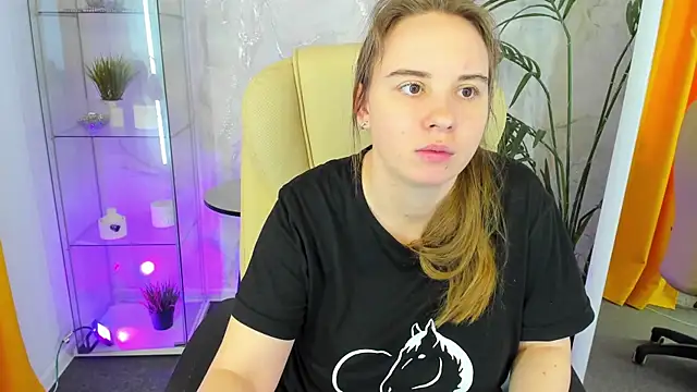 Snapshot of Lika_0ne chatting on 03/27/26, 12:05 Lika 0ne online show from 03/27/26, 12:05