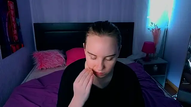 Snapshot of Lika_0ne chatting on 03/28/26, 11:54 Lika 0ne online show from 03/28/26, 11:54