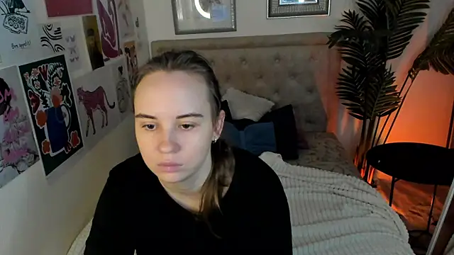 Snapshot of Lika_0ne chatting on 04/01/26, 12:17 Lika 0ne online show from 04/01/26, 12:17