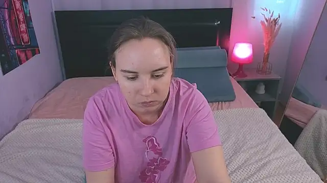 Snapshot of Lika_0ne chatting on 04/08/26, 12:05 Lika 0ne online show from 04/08/26, 12:05