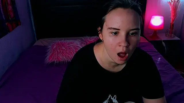 Snapshot of Lika_0ne chatting on 04/11/26, 01:37 Lika 0ne online show from 04/11/26, 01:37