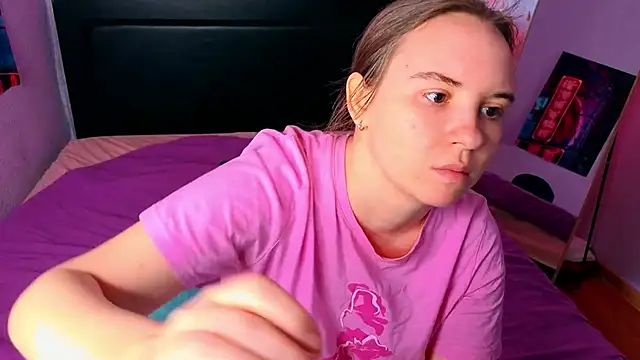 Snapshot of Lika_0ne chatting on 04/15/26, 12:12 Lika 0ne online show from 04/15/26, 12:12