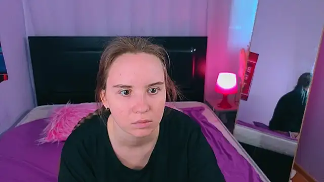 Snapshot of Lika_0ne chatting on 04/22/26, 12:07 Lika 0ne online show from 04/22/26, 12:07