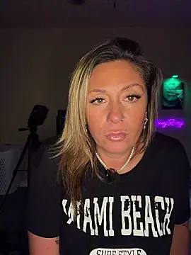 bossyroxy84 online show from 11/30/25, 11:09