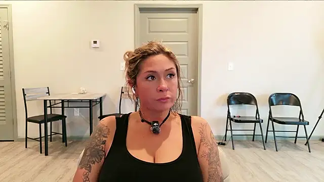 bossyroxy84 online show from 03/15/26, 06:25