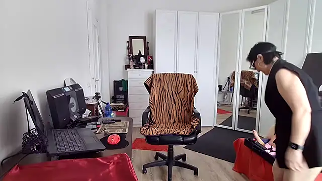 Snapshot of Chanel_Noire chatting on 03/30/26, 01:45 Chanel Noire online show from 03/30/26, 01:45