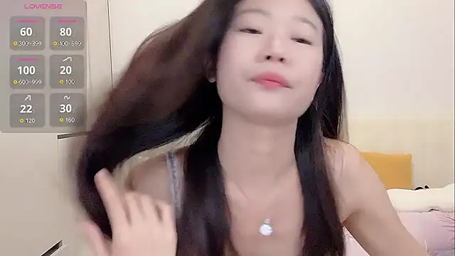 yunyun121 online show from 11/16/25, 02:44