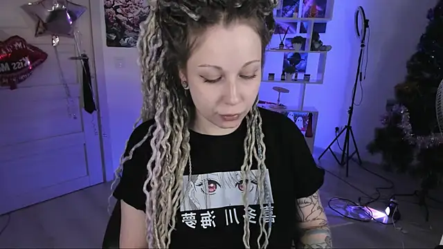 HoneySallyMoore online show from 12/04/25, 02:10