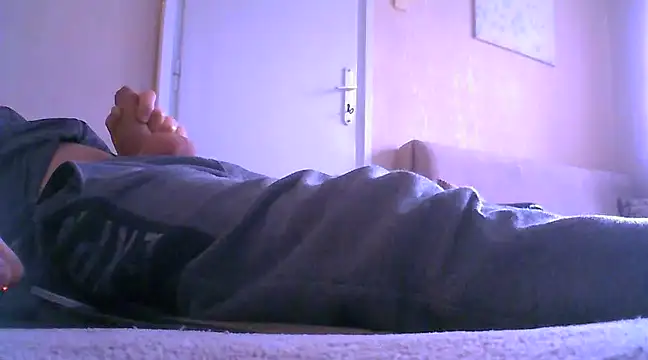 Snapshot of Azuri_Best chatting on 02/16/25, 07:37 Azuri Best online show from 02/16/25, 07:37