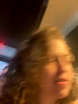 Snapshot of favoritestepsis chatting on 09/19/25, 10:43 favoritestepsis online show from 09/19/25, 10:43