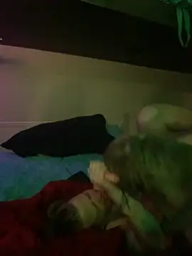 Snapshot of favoritestepsis chatting on 11/23/25, 11:54 favoritestepsis online show from 11/23/25, 11:54