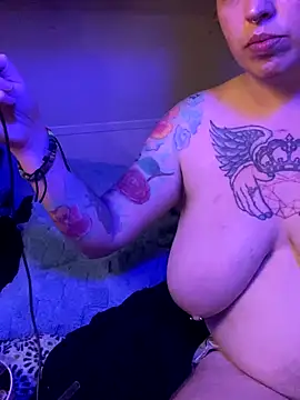 Snapshot of favoritestepsis chatting on 11/26/25, 06:14 favoritestepsis online show from 11/26/25, 06:14