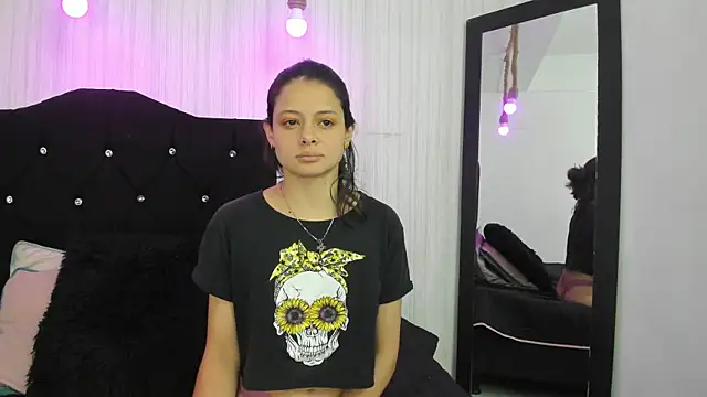 Snapshot of nicky_angel1 chatting on 02/27/25, 09:47 nicky angel1 online show from 02/27/25, 09:47