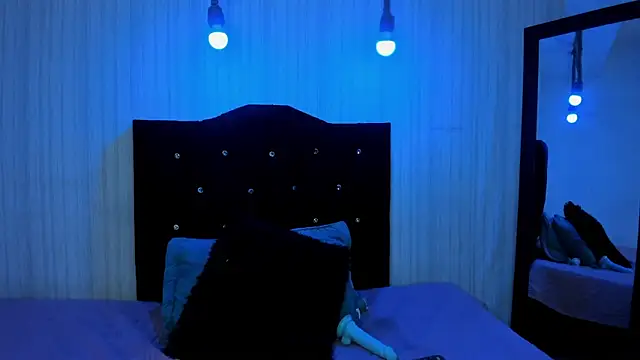 Snapshot of nicky_angel1 chatting on 03/08/25, 06:37 nicky angel1 online show from 03/08/25, 06:37