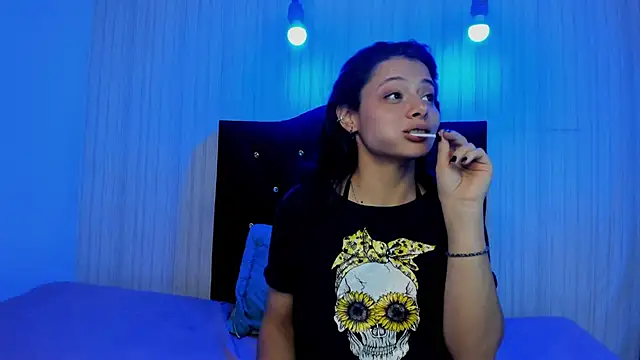 Snapshot of nicky_angel1 chatting on 03/09/25, 12:42 nicky angel1 online show from 03/09/25, 12:42