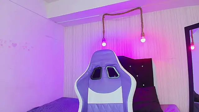 Snapshot of nicky_angel1 chatting on 11/07/25, 06:41 nicky angel1 online show from 11/07/25, 06:41