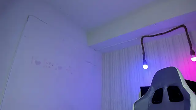 Snapshot of nicky_angel1 chatting on 11/14/25, 07:01 nicky angel1 online show from 11/14/25, 07:01