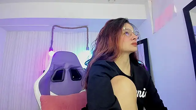 Snapshot of nicky_angel1 chatting on 06/26/26, 08:02 nicky angel1 online show from 06/26/26, 08:02
