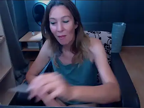 Snapshot of hannaha chatting on 07/15/26, 07:24 hannaha online show from 07/15/26, 07:24