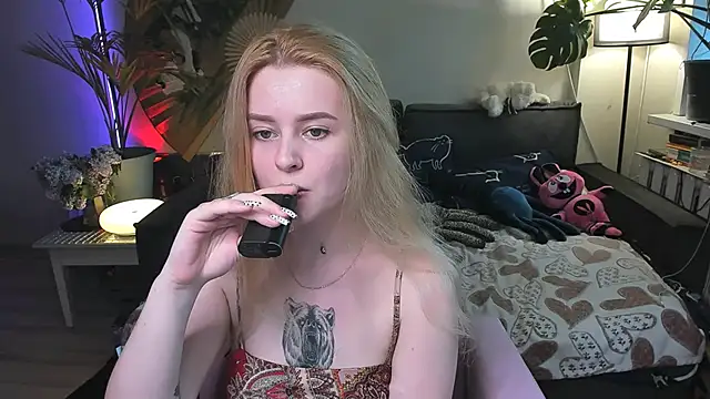 Snapshot of Alexa_Pirs chatting on 05/13/26, 03:53 Alexa Pirs online show from 05/13/26, 03:53