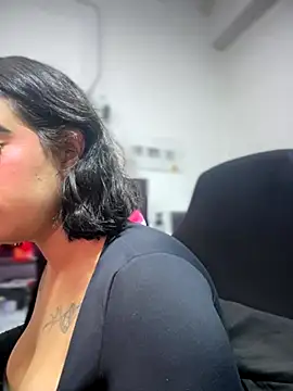 Scarlett-LS online show from 11/03/25, 01:29