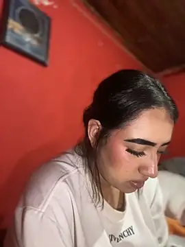 Scarlett-LS online show from 11/18/25, 02:50