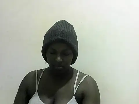 Snapshot of FudgeBabe chatting on 02/19/25, 04:44 FudgeBabe online show from 02/19/25, 04:44
