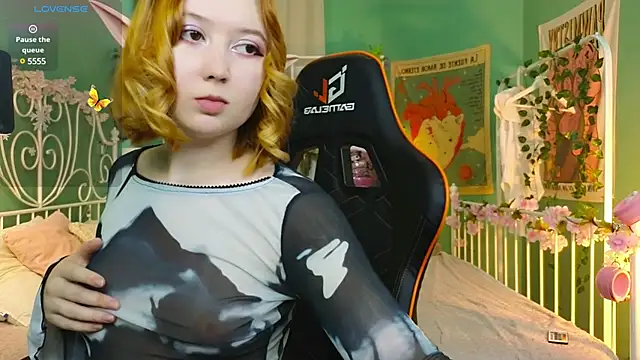 MizukiNoYoru online show from 03/03/25, 11:00