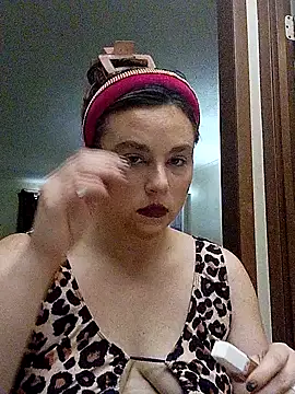 Snapshot of KinzAngel chatting on 02/14/25, 02:02 KinzAngel online show from 02/14/25, 02:02