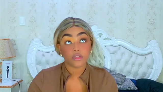 TianahGlow online show from 10/17/25, 05:37