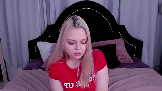 Snapshot of CLAIRE_VOGT chatting on 03/07/25, 12:23 CLAIRE VOGT online show from 03/07/25, 12:23