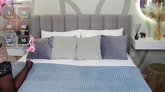 WoW  JuliaBlonde online show from 10/14/25, 02:56