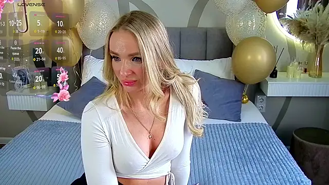 Snapshot of WoW__JuliaBlonde chatting on 03/24/26, 09:47 WoW JuliaBlonde online show from 03/24/26, 09:47