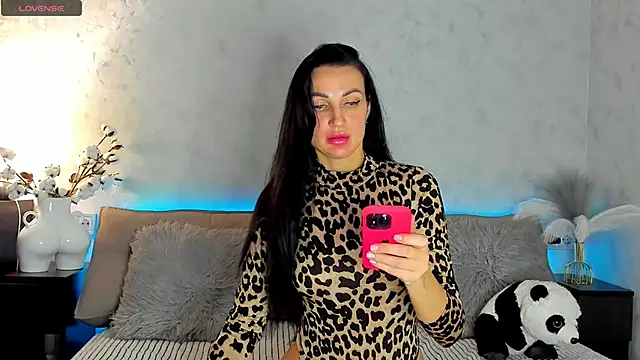 Tina Mart online show from 11/04/25, 01:54