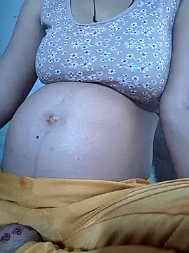 Snapshot of lovely----bhabhi chatting on 03/16/26, 07:01 lovely----bhabhi online show from 03/16/26, 07:01
