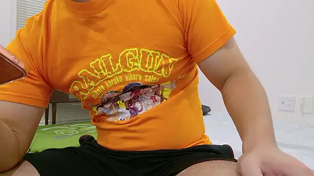 Snapshot of YARASERO-kun chatting on 10/08/25, 12:47 YARASERO-kun online show from 10/08/25, 12:47