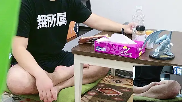 Snapshot of YARASERO-kun chatting on 12/05/25, 06:55 YARASERO-kun online show from 12/05/25, 06:55