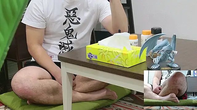 Snapshot of YARASERO-kun chatting on 01/11/26, 10:42 YARASERO-kun online show from 01/11/26, 10:42