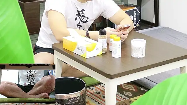 Snapshot of YARASERO-kun chatting on 02/28/26, 12:06 YARASERO-kun online show from 02/28/26, 12:06