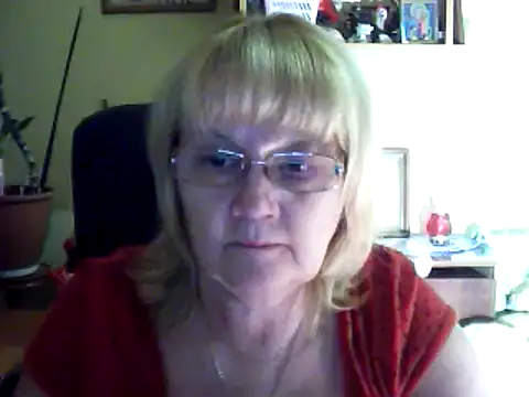 Snapshot of Violet5364 chatting on 02/18/25, 03:54 Violet5364 online show from 02/18/25, 03:54