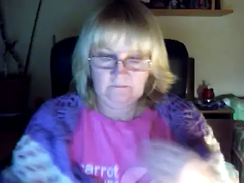 Snapshot of Violet5364 chatting on 02/23/25, 06:23 Violet5364 online show from 02/23/25, 06:23