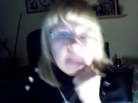 Snapshot of Violet5364 chatting on 03/04/25, 03:59 Violet5364 online show from 03/04/25, 03:59