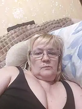 Snapshot of Violet5364 chatting on 03/13/26, 09:43 Violet5364 online show from 03/13/26, 09:43