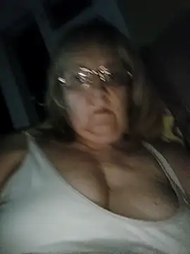 Snapshot of Violet5364 chatting on 03/31/26, 08:31 Violet5364 online show from 03/31/26, 08:31