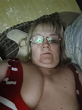 Snapshot of Violet5364 chatting on 04/08/26, 09:04 Violet5364 online show from 04/08/26, 09:04