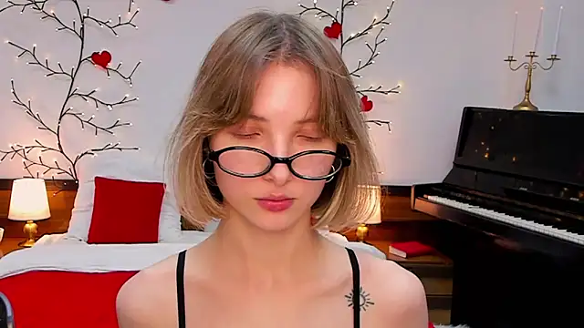 Snapshot of dej4vue chatting on 03/20/25, 11:45 dej4vue online show from 03/20/25, 11:45