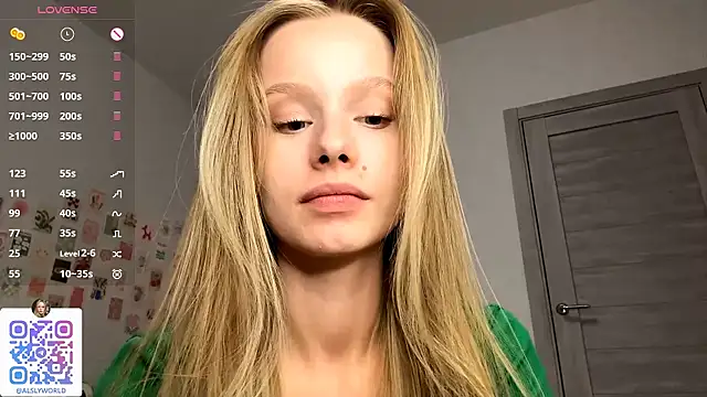 Snapshot of BeckyDwinell chatting on 09/18/25, 04:20 BeckyDwinell online show from 09/18/25, 04:20