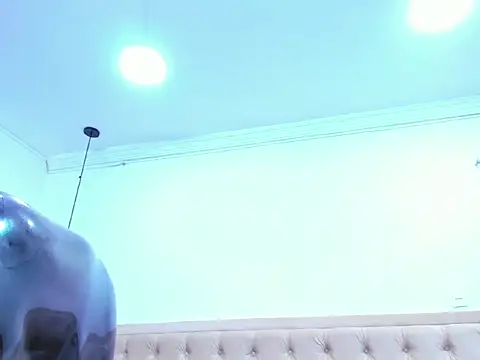 Snapshot of emma_purple_ chatting on 02/12/26, 05:19 emma purple online show from 02/12/26, 05:19