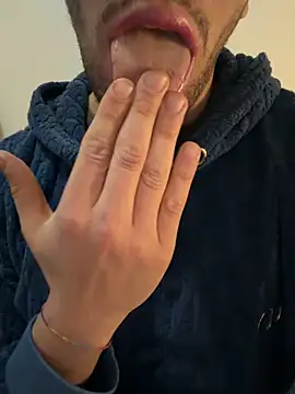 yaxxx03 online show from 10/20/25, 05:02