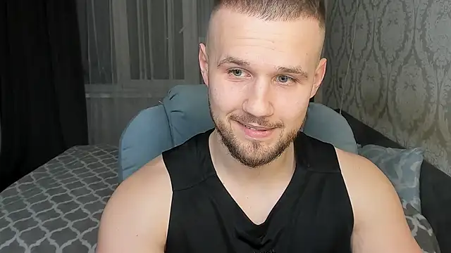 Snapshot of Vladik_b chatting on 02/15/25, 04:56 Vladik b online show from 02/15/25, 04:56